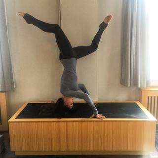 Hilaria Baldwin feet photo thumbnail