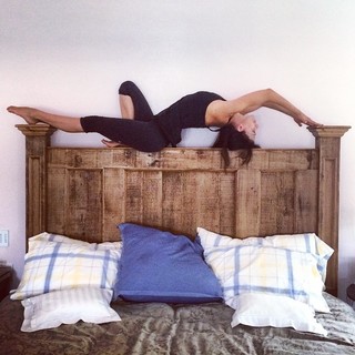 Hilaria Baldwin feet photo thumbnail