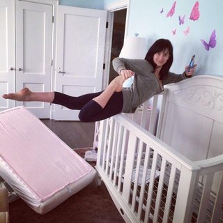 Hilaria Baldwin feet photo thumbnail