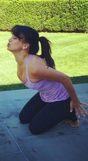 Hilaria Baldwin feet photo thumbnail