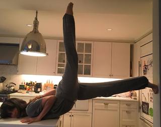 Hilaria Baldwin feet photo thumbnail