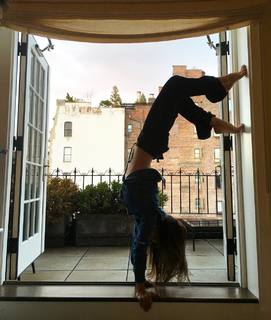 Hilaria Baldwin feet photo thumbnail