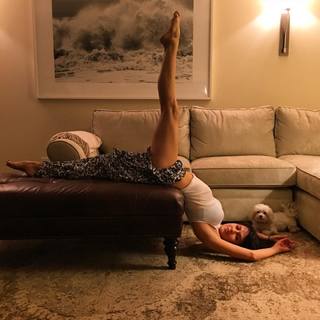 Hilaria Baldwin feet photo thumbnail