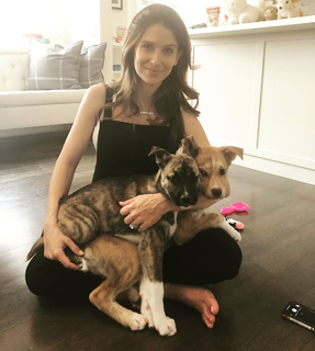 Hilaria Baldwin feet photo thumbnail