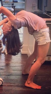 Hilaria Baldwin feet photo thumbnail