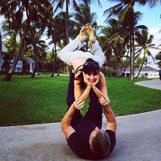 Hilaria Baldwin feet photo thumbnail