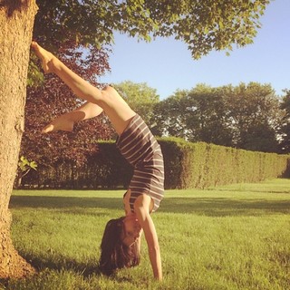 Hilaria Baldwin feet photo thumbnail