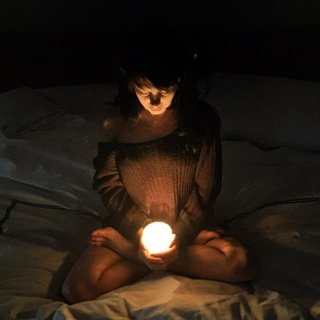 Hilaria Baldwin feet photo thumbnail