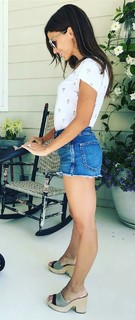 Hilaria Baldwin feet photo thumbnail