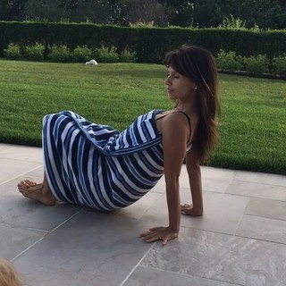 Hilaria Baldwin feet photo thumbnail
