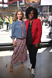 Hilaria Baldwin feet photo thumbnail