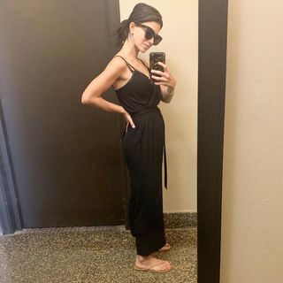 Hilaria Baldwin feet photo thumbnail