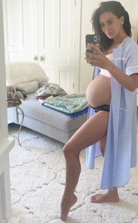 Hilaria Baldwin feet photo thumbnail