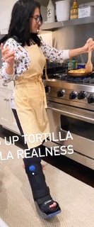 Hilaria Baldwin feet photo thumbnail