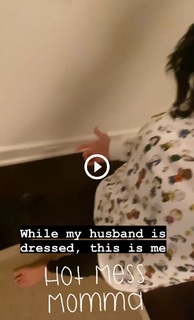 Hilaria Baldwin feet photo thumbnail