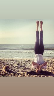 Hilaria Baldwin feet photo thumbnail