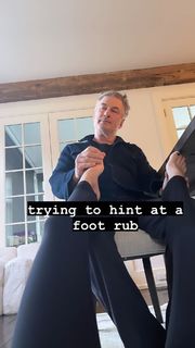 Hilaria Baldwin feet photo thumbnail