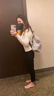 Hilaria Baldwin feet photo thumbnail