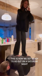 Hilaria Baldwin feet photo thumbnail