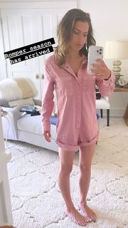 Hilaria Baldwin feet photo thumbnail