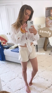 Hilaria Baldwin feet photo thumbnail