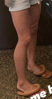 Hilaria Baldwin feet photo thumbnail