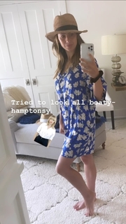 Hilaria Baldwin feet photo thumbnail