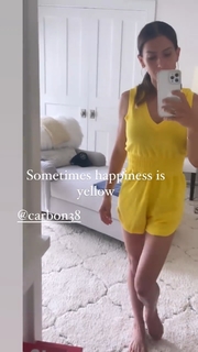 Hilaria Baldwin feet photo thumbnail