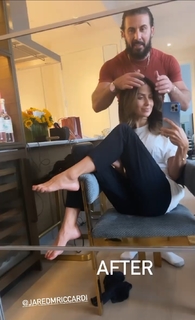 Hilaria Baldwin feet photo thumbnail