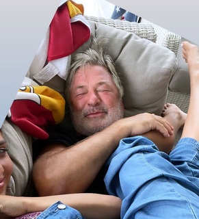 Hilaria Baldwin feet photo thumbnail