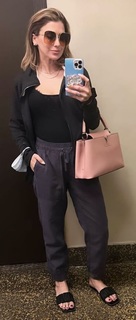 Hilaria Baldwin feet photo thumbnail