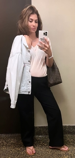 Hilaria Baldwin feet photo thumbnail