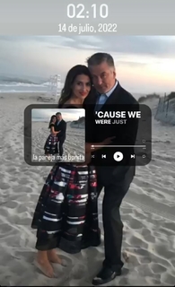 Hilaria Baldwin feet photo thumbnail