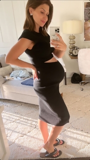 Hilaria Baldwin feet photo thumbnail