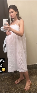 Hilaria Baldwin feet photo thumbnail