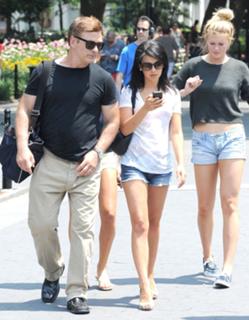 Hilaria Baldwin feet photo thumbnail