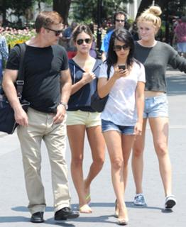 Hilaria Baldwin feet photo thumbnail