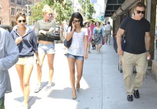 Hilaria Baldwin feet photo thumbnail