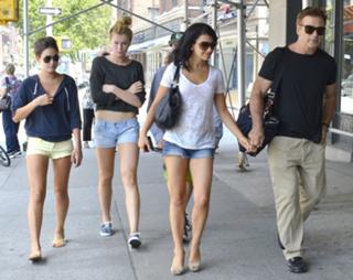 Hilaria Baldwin feet photo thumbnail