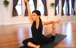 Hilaria Baldwin feet photo thumbnail