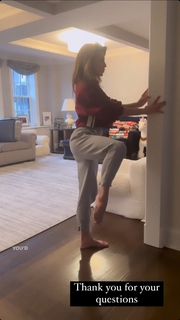 Hilaria Baldwin feet photo thumbnail