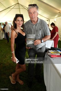 Hilaria Baldwin feet photo thumbnail