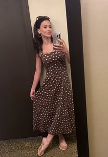 Hilaria Baldwin feet photo thumbnail