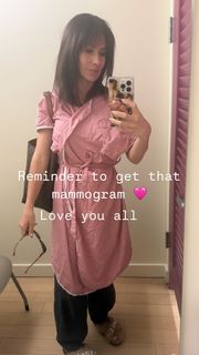 Hilaria Baldwin feet photo thumbnail