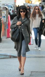 Hilaria Baldwin feet photo thumbnail