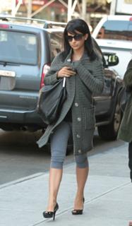 Hilaria Baldwin feet photo thumbnail