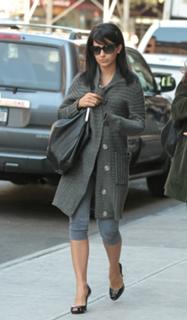 Hilaria Baldwin feet photo thumbnail