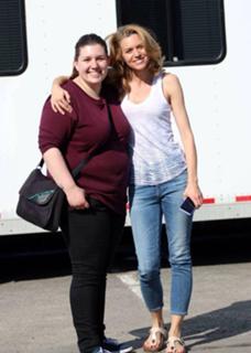 Hilarie Burton feet photo thumbnail
