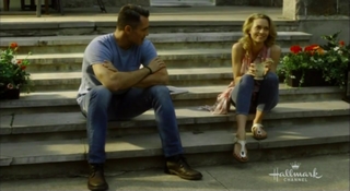 Hilarie Burton feet photo thumbnail
