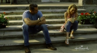 Hilarie Burton feet photo thumbnail